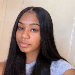 Meet your Posher, Selena